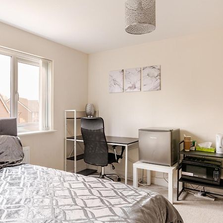 Large Double Room & Private Ensuite Bathroom, Badbury Park, Swindon, Near Great Western Hospital Exteriör bild