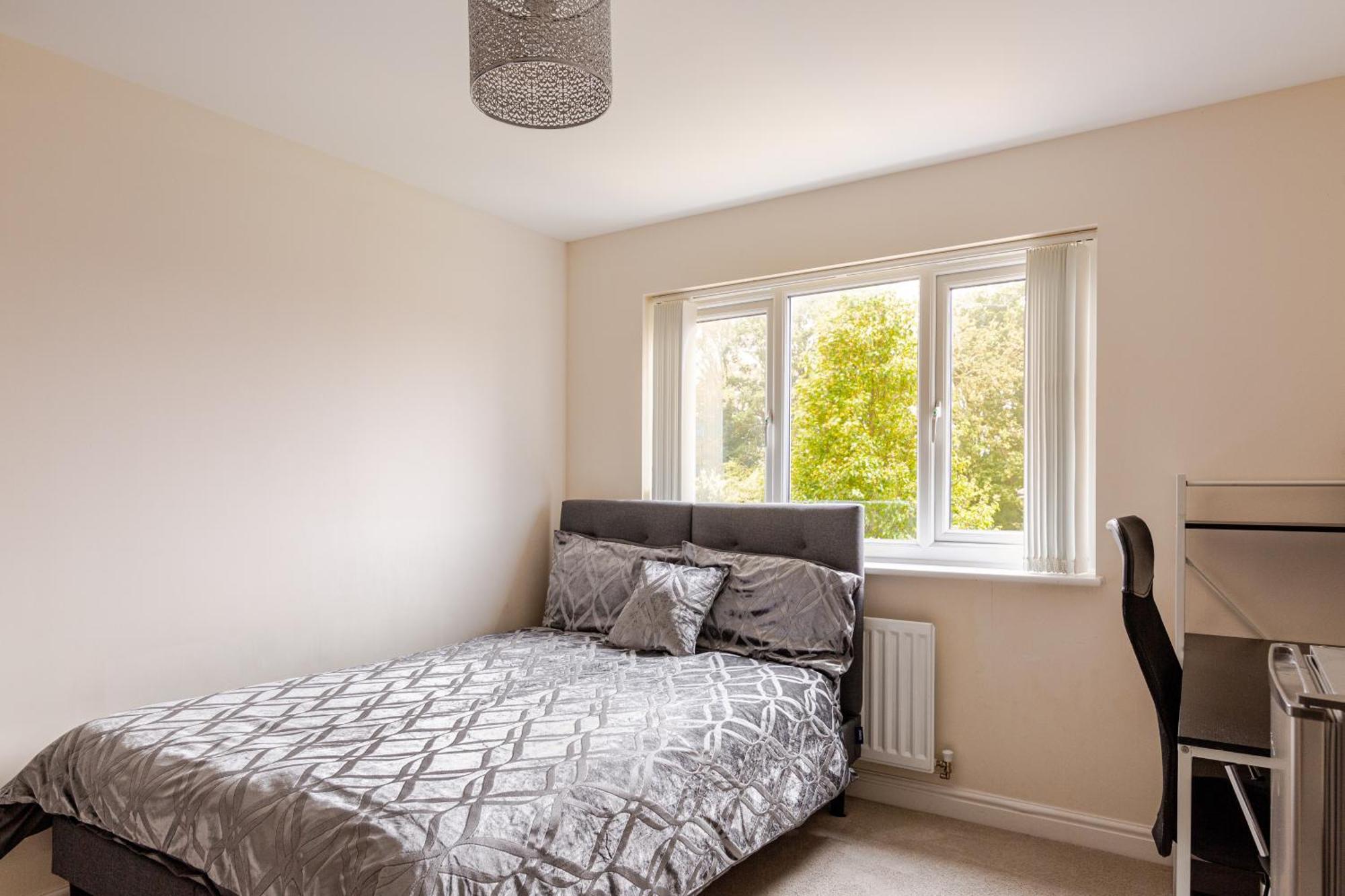 Large Double Room & Private Ensuite Bathroom, Badbury Park, Swindon, Near Great Western Hospital Exteriör bild